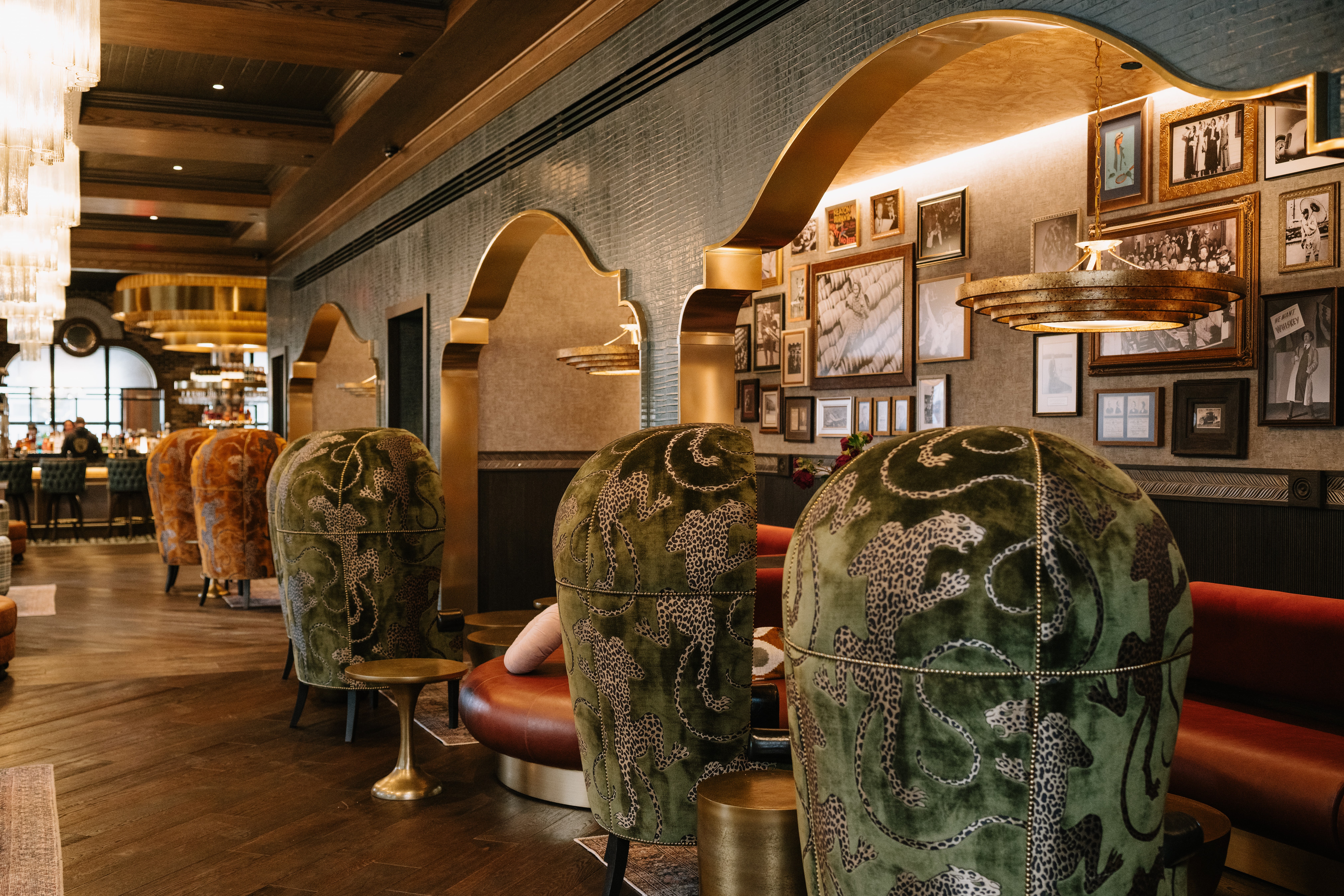 1933 Interior lounge